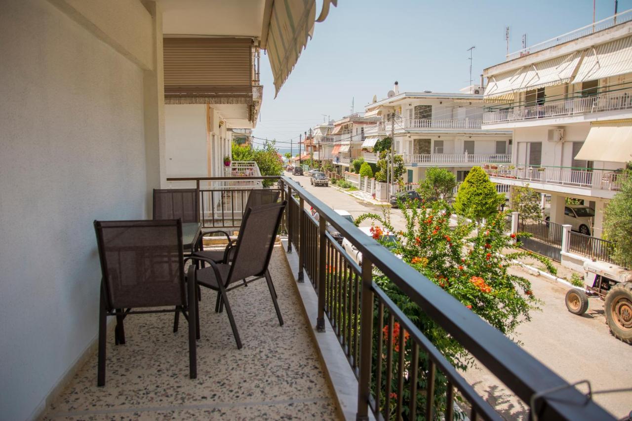 Apartments Tania Paralia Dionysiou Exteriör bild